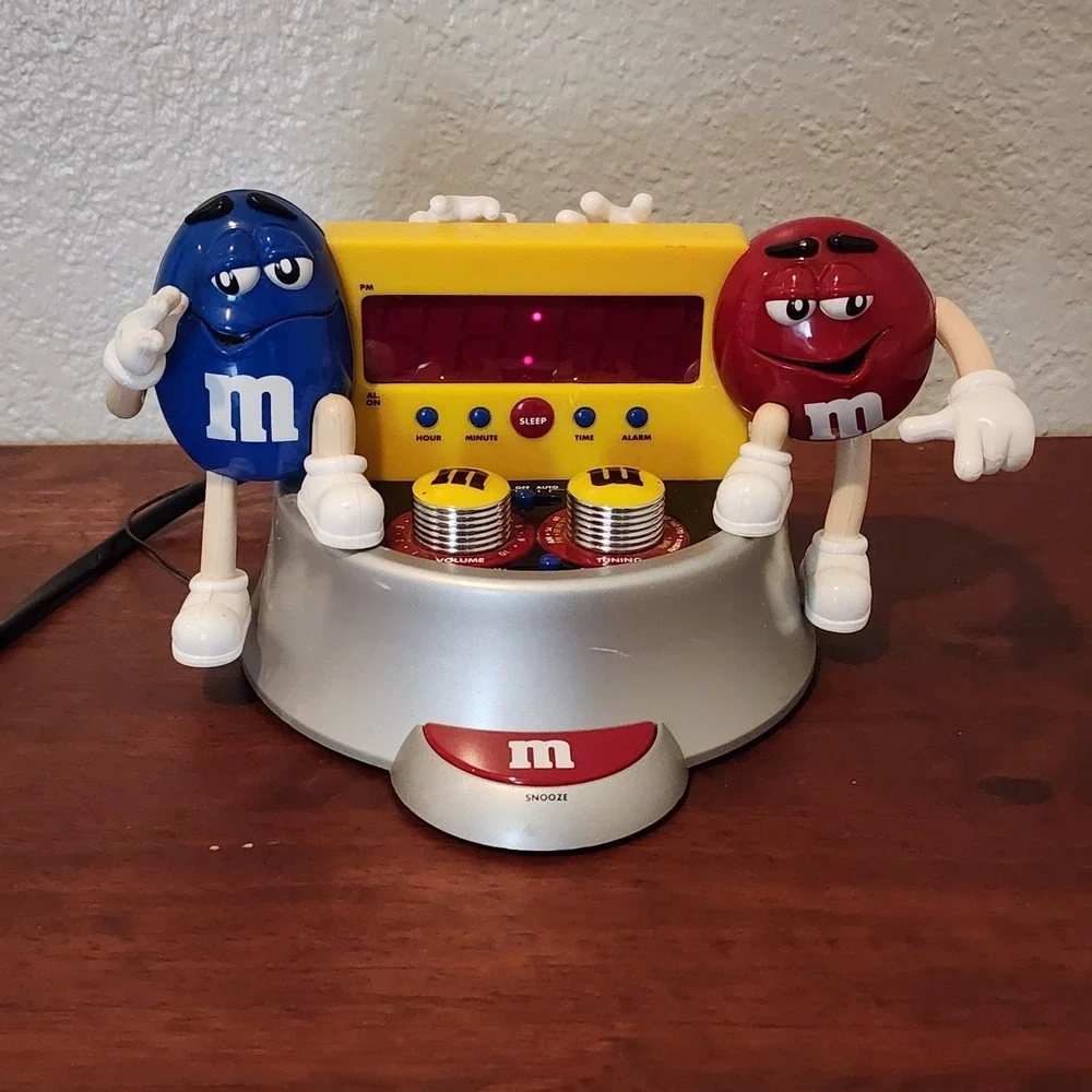 Vintage 2000s M&M's AM/FM Radio Digital Alarm Clock Blue/Red Candies Works